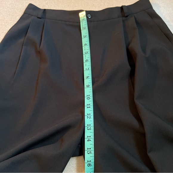Tofy High Waisted Pleated Dress Shorts Pockets Size 14 Black USA. - Picture 7 of 8